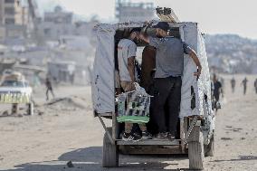 Gaza Civilians Flee Amid Israeli Offensive - Palestine