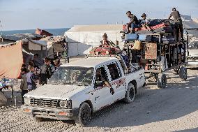 Gaza Civilians Flee Amid Israeli Offensive - Palestine
