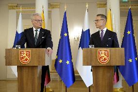 Liettuan presidentti Gitanas Naus da on vierailulla Suomessa, mediatilaisuus