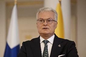 Liettuan presidentti Gitanas Naus da on vierailulla Suomessa, mediatilaisuus