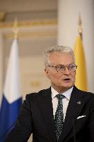 Liettuan presidentti Gitanas Naus da on vierailulla Suomessa, mediatilaisuus