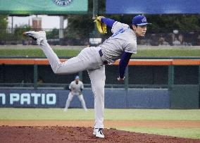 Baseball: Rehabbing Sasaki pitches against Triple-A team