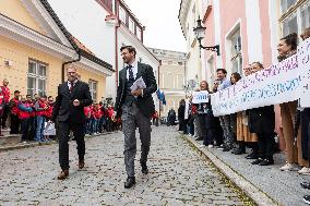 Teachers and emergency services unions protest