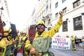 Forestry Brigades Protest Outside Finance Ministry, Demand Labor Agreement Talks