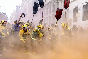 Forestry Brigades Protest Outside Finance Ministry, Demand Labor Agreement Talks
