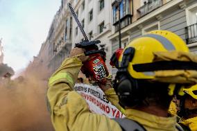 Forestry Brigades Protest Outside Finance Ministry, Demand Labor Agreement Talks