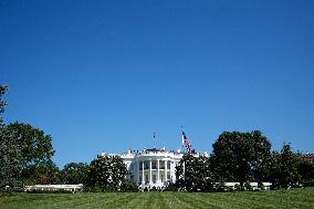 Trump greets President Karol Nawrocki of Poland on the South Portico of the White House