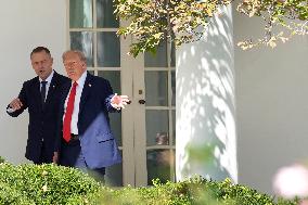 Donald Trump greets Karol Nawrocki - Washington