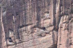 Millennium Hanging Coffin Hidden in Longhu Cave in Yingtan