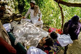 Searchers Retrieve Bodies as Afghan Quake Toll Expected to Rise - Afghanistan