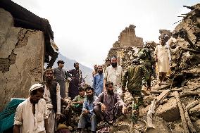 Searchers Retrieve Bodies as Afghan Quake Toll Expected to Rise - Afghanistan