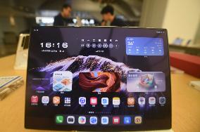 Huawei Mate XTs Triple Folding Smartphone