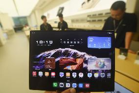 Huawei Mate XTs Triple Folding Smartphone