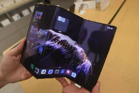 Huawei Mate XTs Triple Folding Smartphone