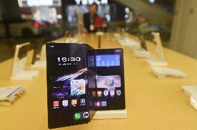 Huawei Mate XTs Triple Folding Smartphone