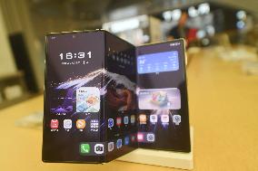 Huawei Mate XTs Triple Folding Smartphone