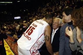 Fashion Designer Giorgio Armani Dead at 91