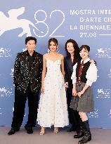 Venice - Photocall film  "Nuhai" (Girl) MP