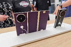 Huawei Mate XTs Smartphone