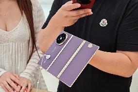 Huawei Mate XTs Smartphone