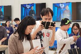 Huawei Mate XTs Smartphone