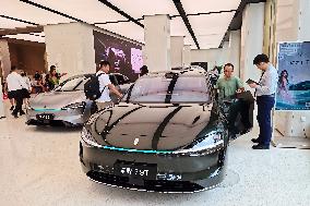 Huawei HIMA's First Station Wagon STELATO S9T