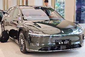 Huawei HIMA's First Station Wagon STELATO S9T