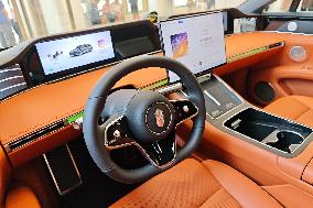 Huawei HIMA's First Station Wagon STELATO S9T