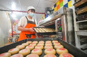 Mooncakes Manufacturing in Huzhou