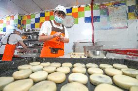 Mooncakes Manufacturing in Huzhou