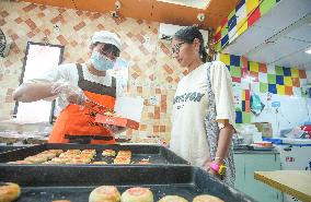 Mooncakes Manufacturing in Huzhou