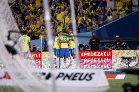 FIFA World Cup South American Qualifiers - Brazil v Chile