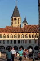 Illustration - Cluny