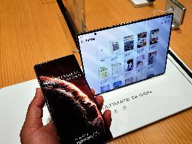 Huawei Mate XTs Smartphone