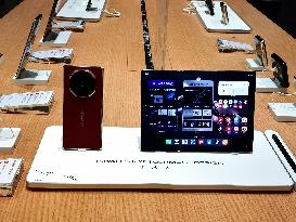Huawei Mate XTs Smartphone