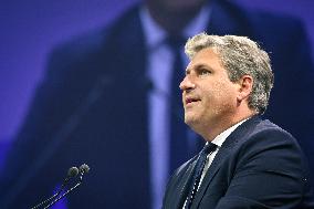 Les Republicains meeting near Paris FA