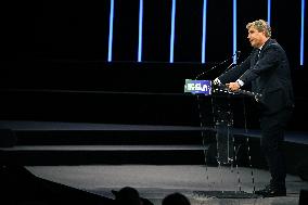 Les Republicains meeting near Paris FA