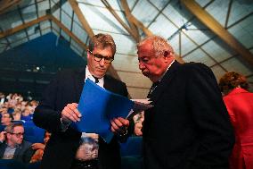 Les Republicains meeting near Paris FA