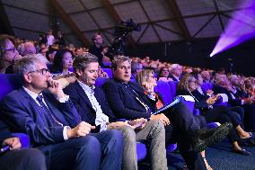 Les Republicains meeting near Paris FA