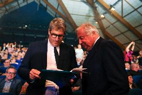 Les Republicains meeting near Paris FA