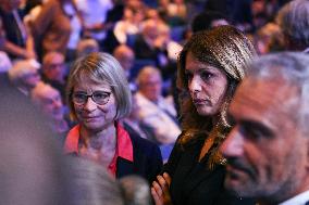 Les Republicains meeting near Paris FA