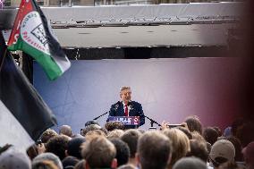 Jean-Luc Melenchon Speaks At Annual Flea Market - Lille