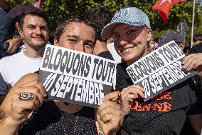 Jean-Luc Melenchon Speaks At Annual Flea Market - Lille