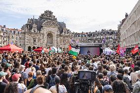 Jean-Luc Melenchon Speaks At Annual Flea Market - Lille