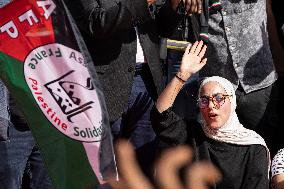 Jean-Luc Melenchon Speaks At Annual Flea Market - Lille
