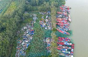 Prohibition and Withdrawal of Fishing in The Waters of Hongze Lake