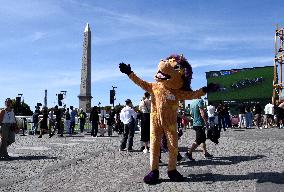 Horses In The City - Paris