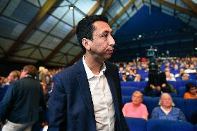 Les Republicains meeting in Paris FA