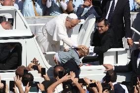 Pope Leo XIV Leads Canonization Of Pier Giorgio Frassati And Carlo Acutis - Vatican City