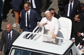 Pope Leo XIV Leads Canonization Of Pier Giorgio Frassati And Carlo Acutis - Vatican City
